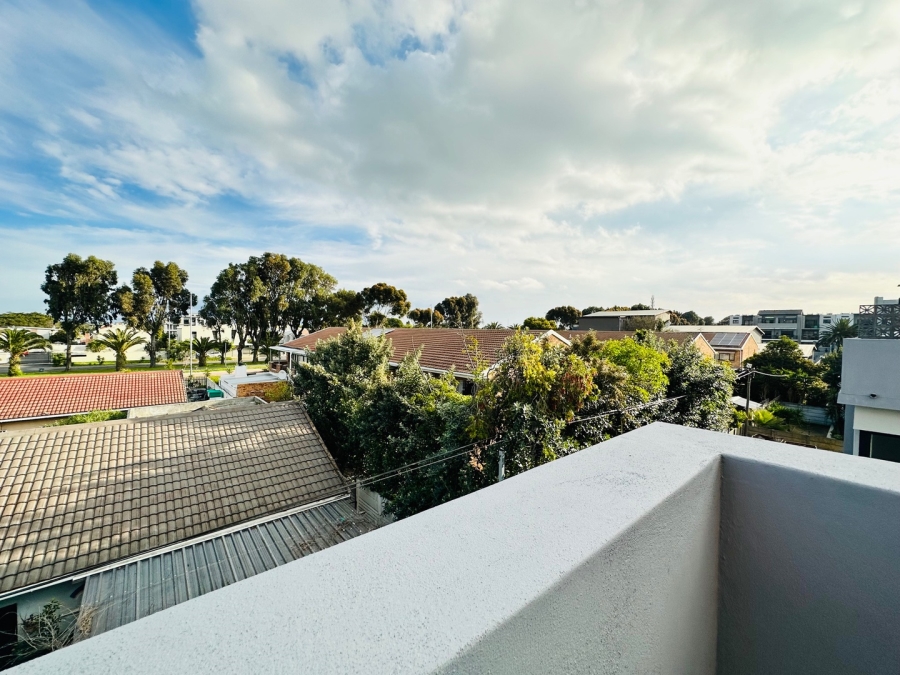 1 Bedroom Property for Sale in Table View Western Cape
